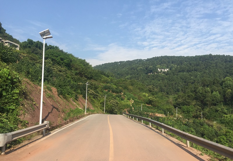 測量太陽能路燈的燈桿垂直度誤差范圍